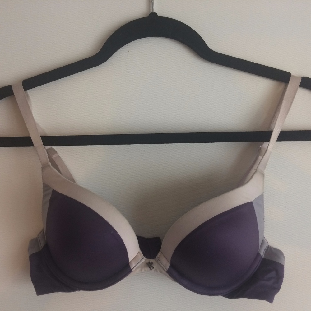 Victoria's Secret Plunge Pushup Bra 32B